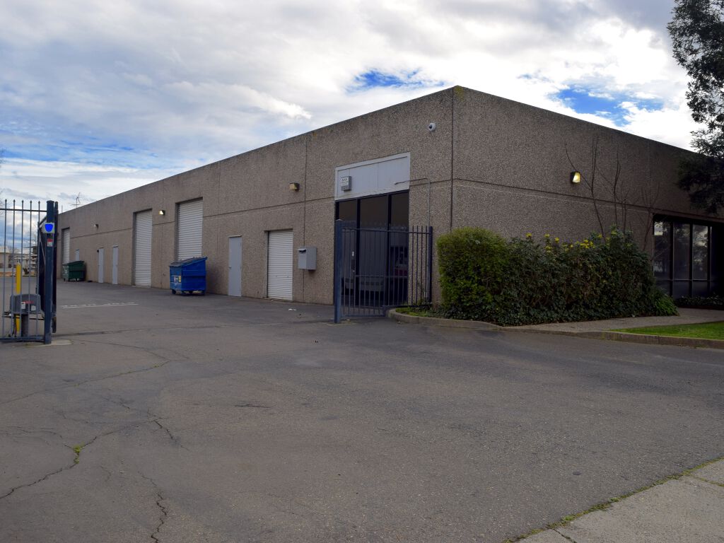 10535 E Stockton Blvd - Photo 2