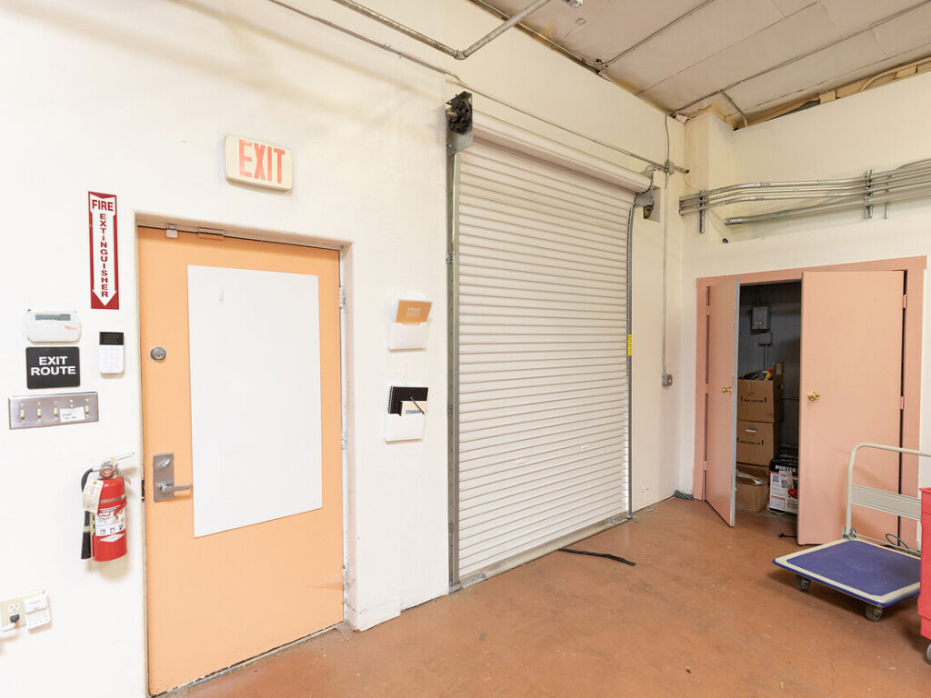1116 D St - Photo 3