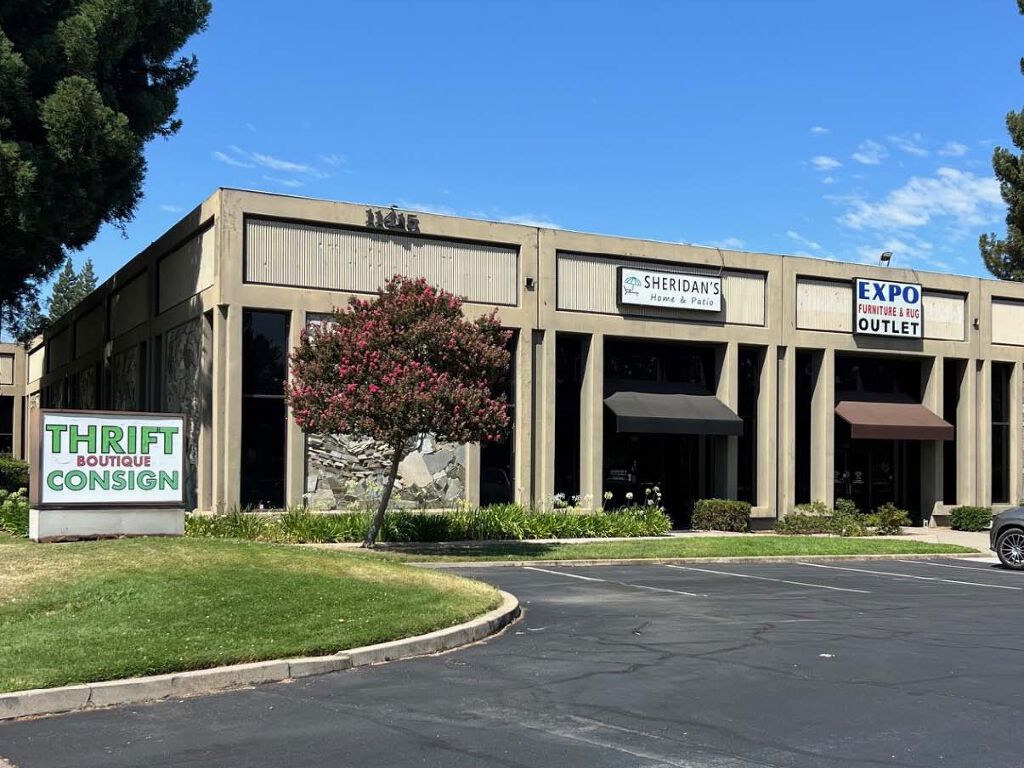 11415 Folsom Blvd - Photo 2