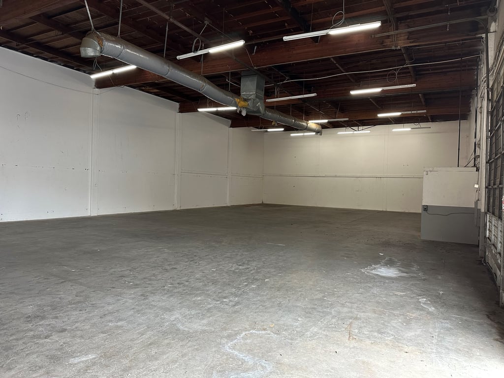 1235 Blumenfeld Dr - Photo 3