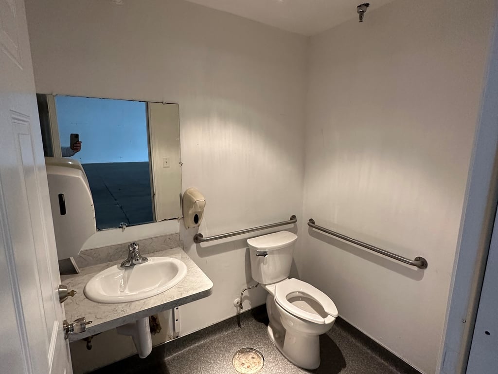 1235 Blumenfeld Dr - Photo 7