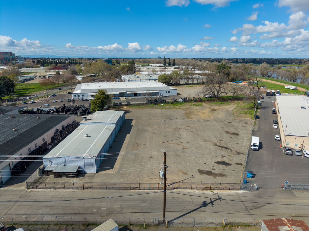 1441 Richards Blvd - Photo 3
