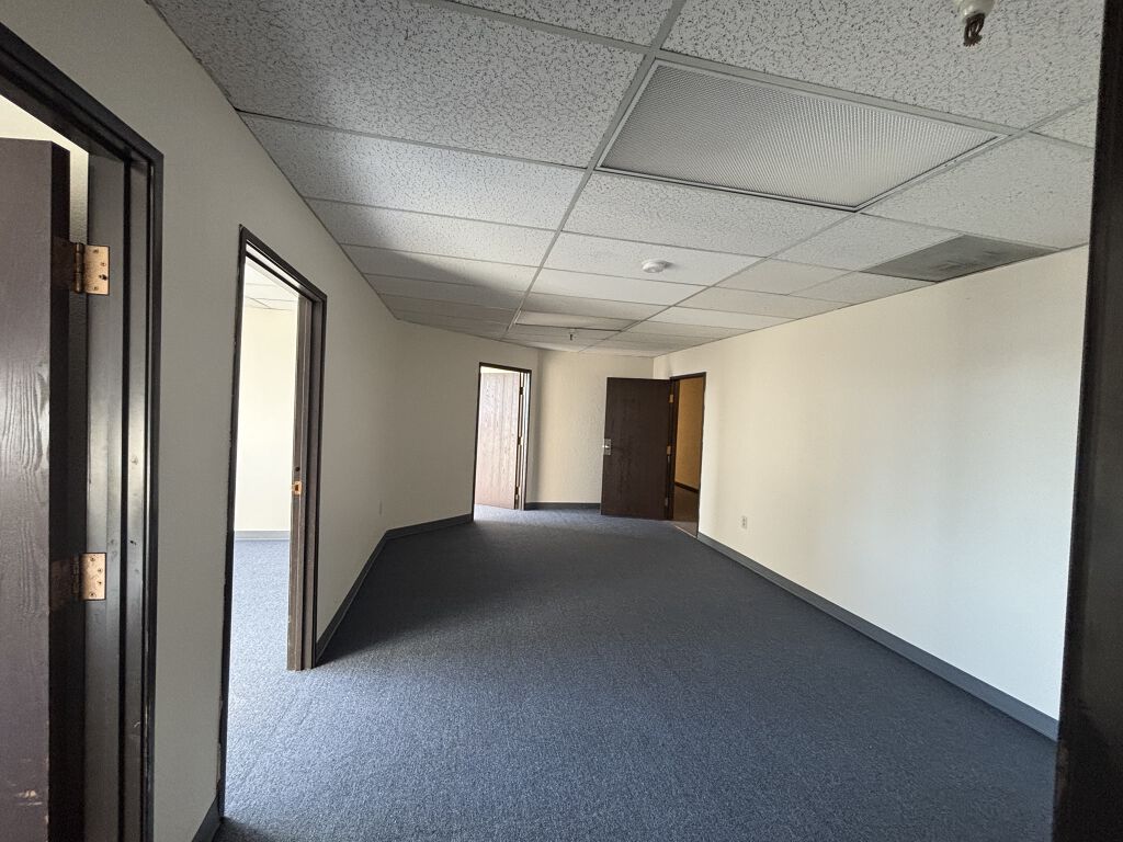 1501 El Camino Ave - Photo 4