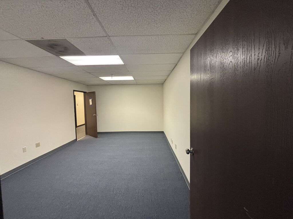 1501 El Camino Ave - Photo 5