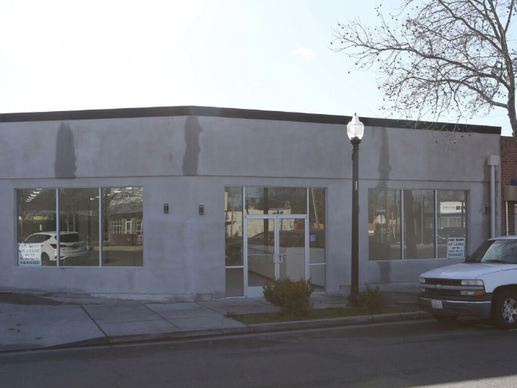 1520 Del Paso Blvd - Photo 2