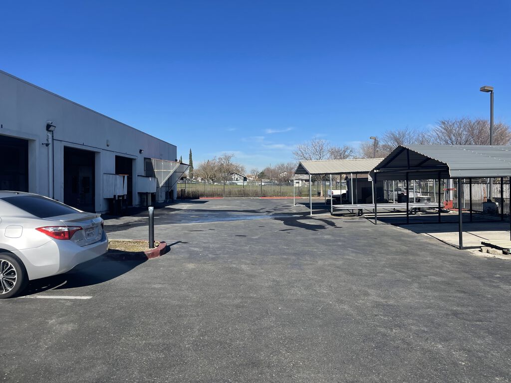 2811 Florin Rd - Photo 3