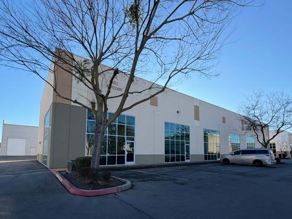 4003 N Freeway Blvd - Photo 1