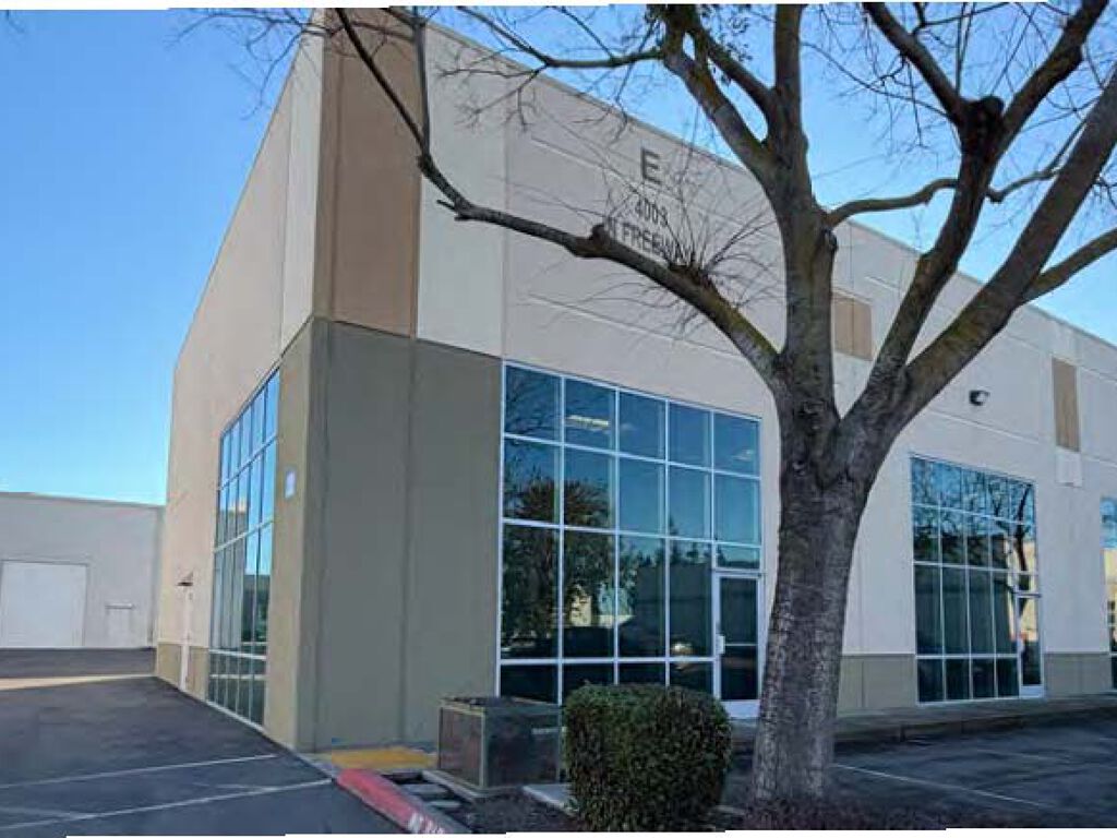4003 N Freeway Blvd - Photo 2