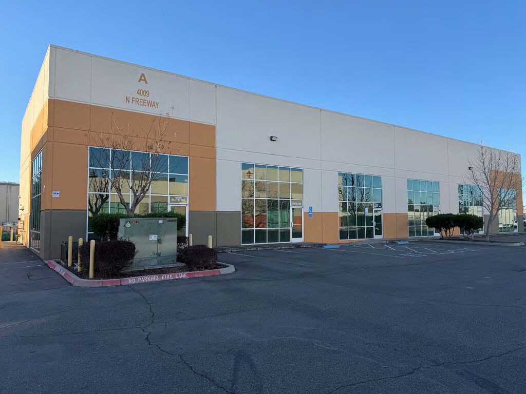 4009 N Freeway Blvd - Photo 1