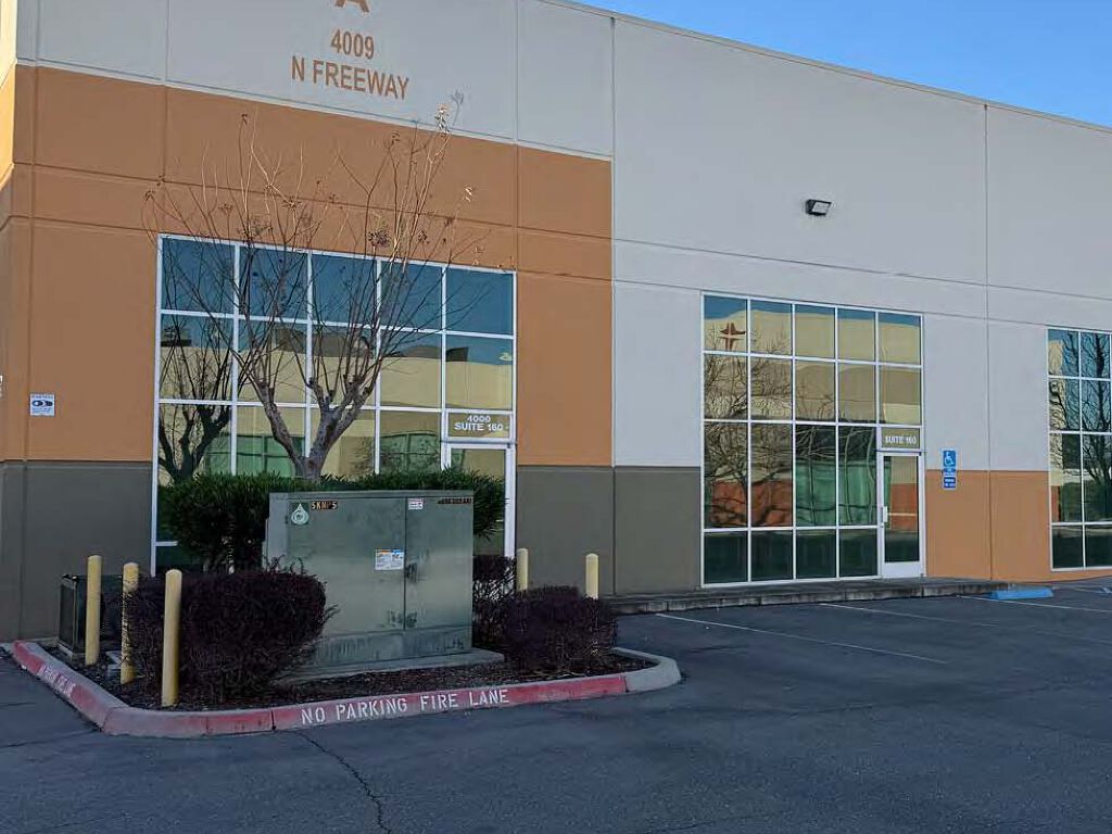 4009 N Freeway Blvd - Photo 2