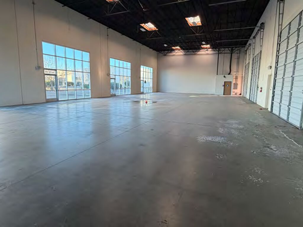 4011 N. Freeway Boulevard - Photo 5