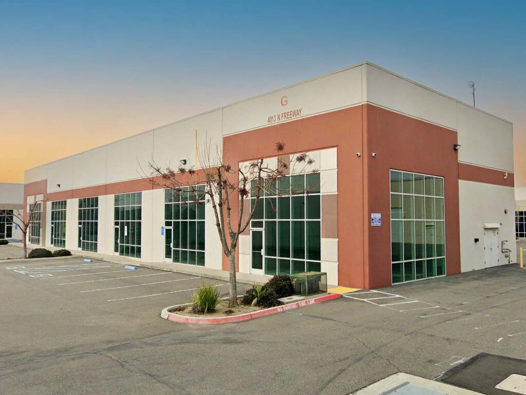 4013 N Freeway Blvd - Photo 2