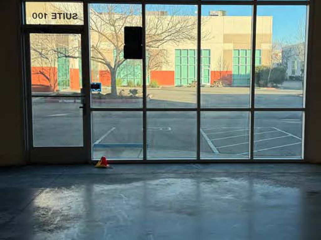 4021 N Freeway Blvd - Photo 8