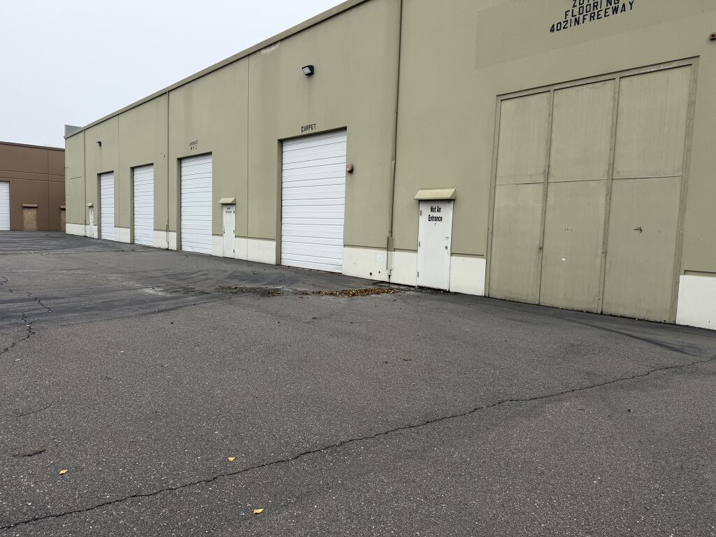 4221 N Freeway Blvd - Photo 4