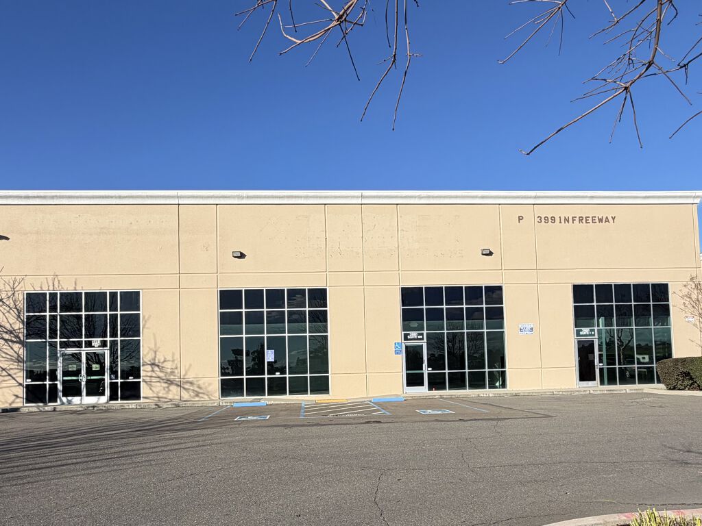 4221 N Freeway Blvd - Photo 6