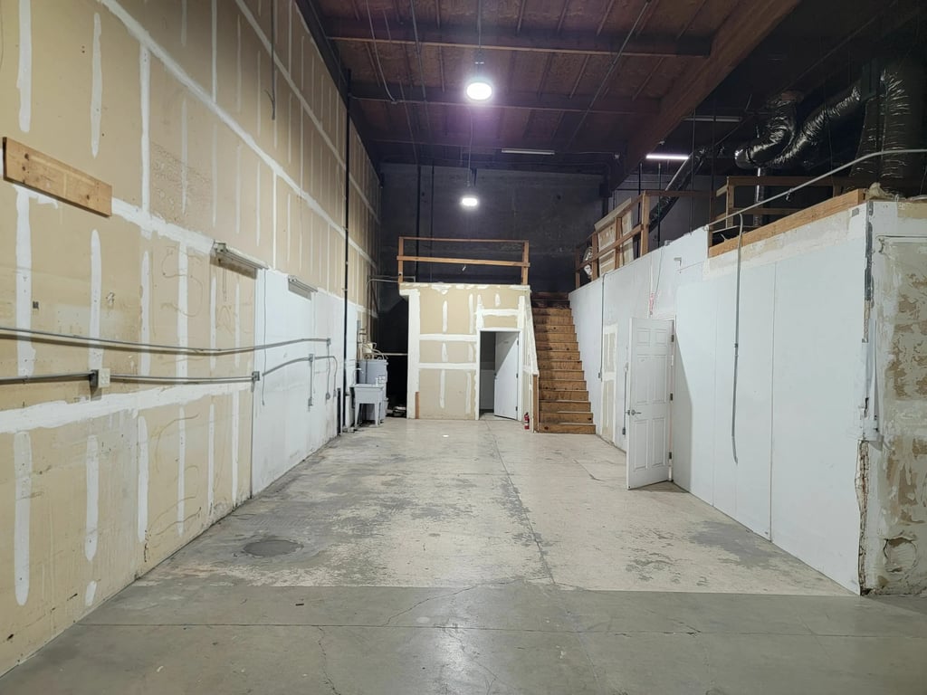 4562 Roseville Road, Suite B - Photo 8