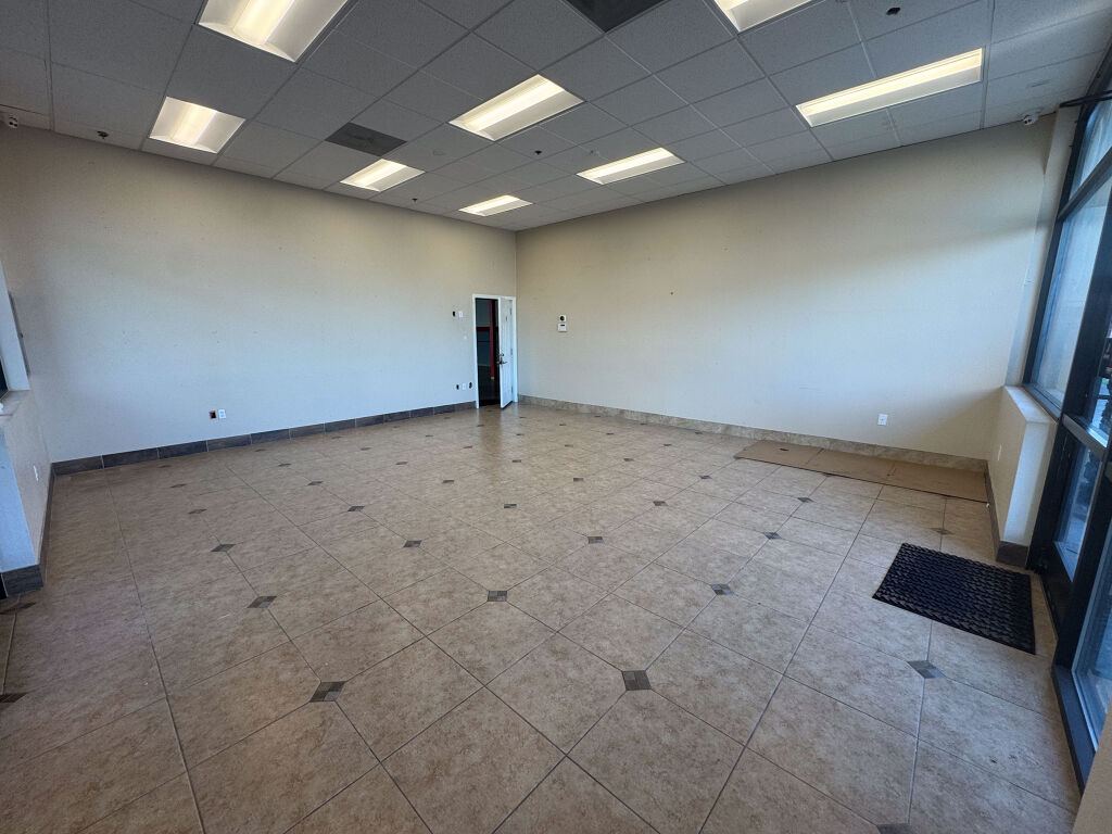 7400 Elsie Ave - Photo 4