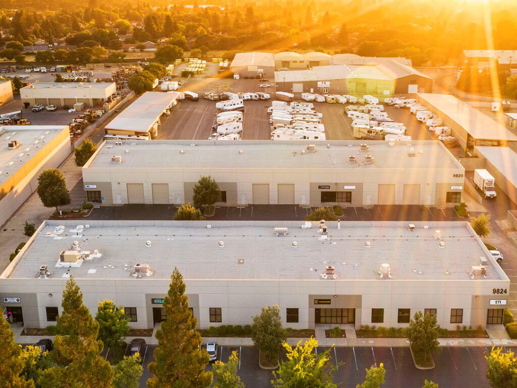 9820 Dino Dr, Elk Grove